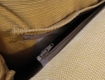 SOFA AMARILLO CREMA 2 PLAZAS (4)